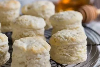 Fluffy Southern Buttermilk Biscuits