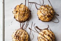 Sweet & Chewy Coconut Macaroons