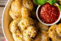Buttery Garlic Knots