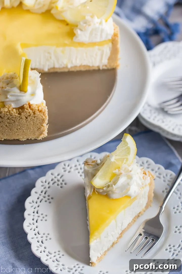 No-Bake Lemon Macaroon Cheesecake: so easy to make and so much incredible lemon and coconut flavor! #beyondfrostingcookbook #nobaketreats