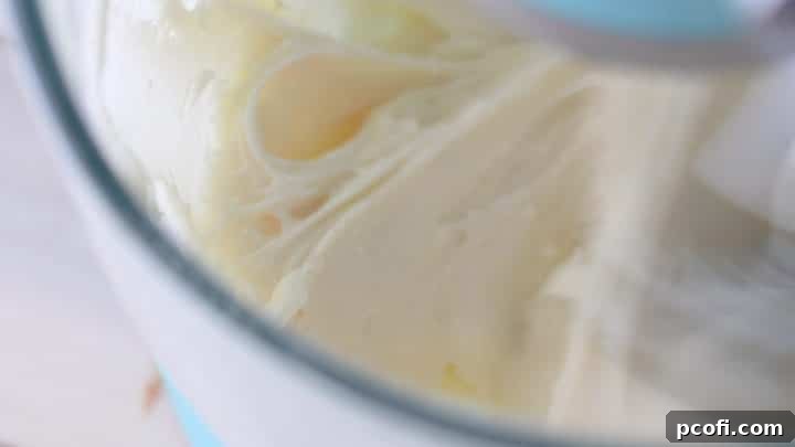 Whipped Cream Cheese Frosting