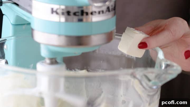 Cream Cheese Frosting for Piping