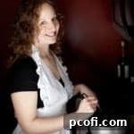 Professional headshot of Rachel, the chef and blogger behind Teacher-Chef.com