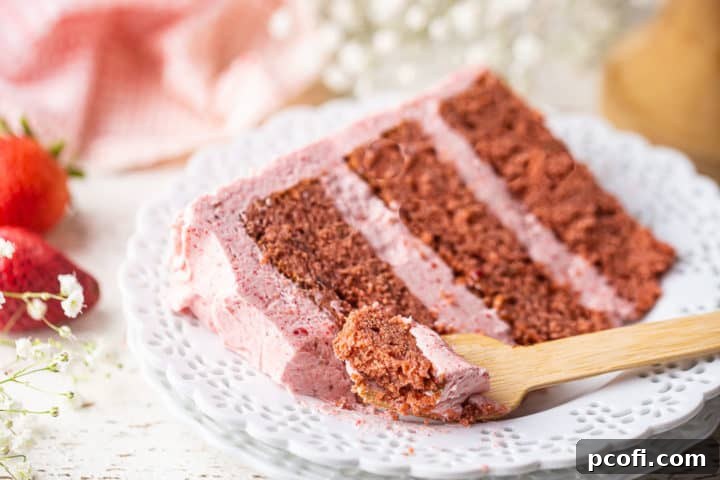 How to make strawberry cake moist and full of flavor, with no artificial ingredients.