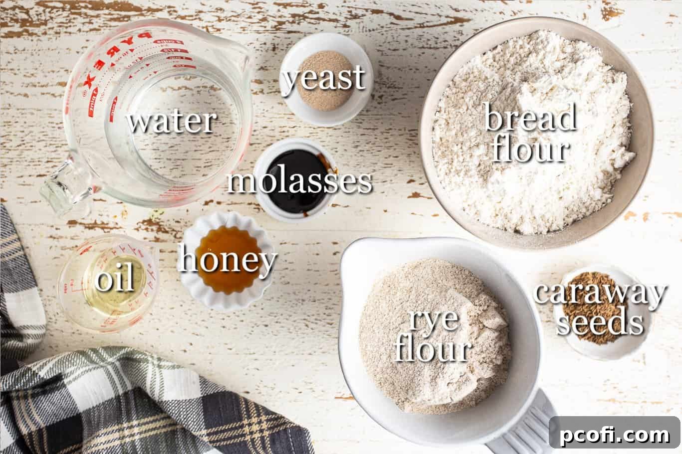 Ingredients for making rye bread, with text labels.